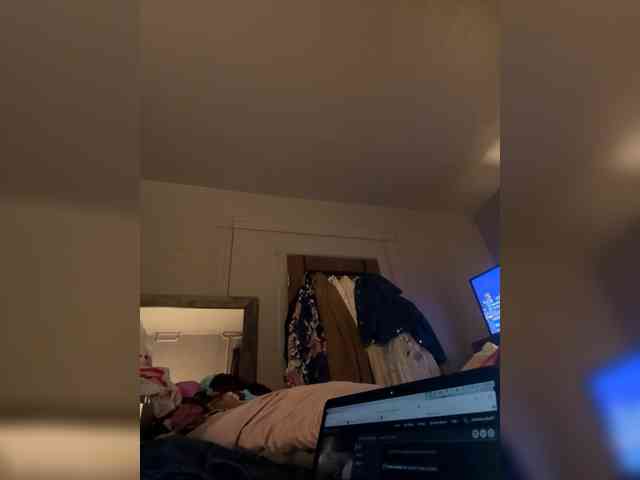 JullietteLatte webcam