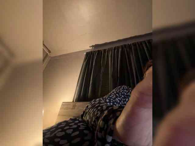 JullietteLatte webcam