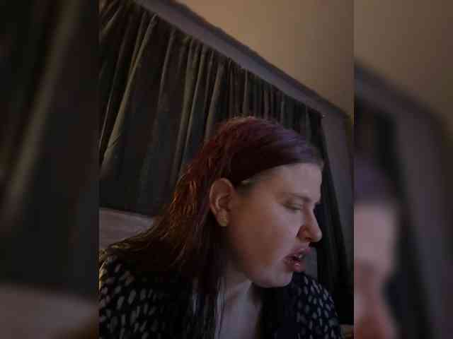 JullietteLatte webcam