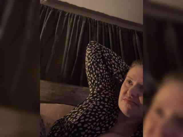 JullietteLatte webcam