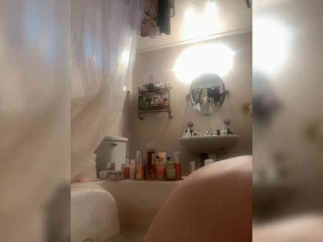 JullietteLatte webcam