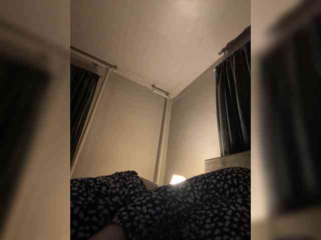 JullietteLatte webcam