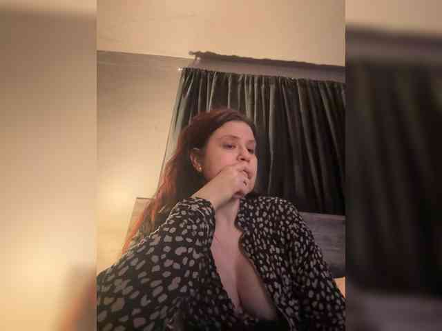 JullietteLatte webcam