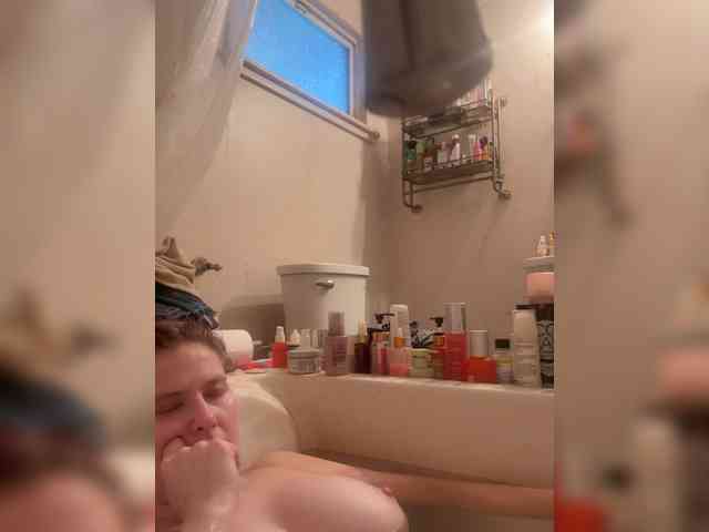 JullietteLatte webcam