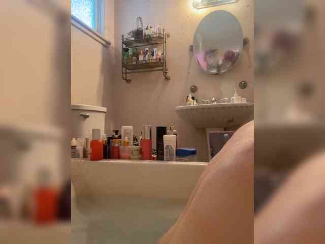 JullietteLatte webcam