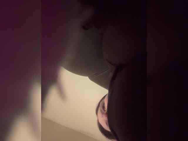 JullietteLatte webcam