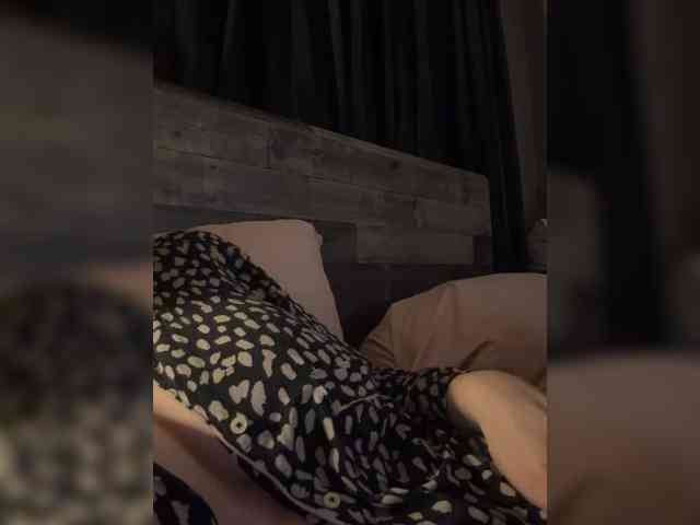 JullietteLatte webcam