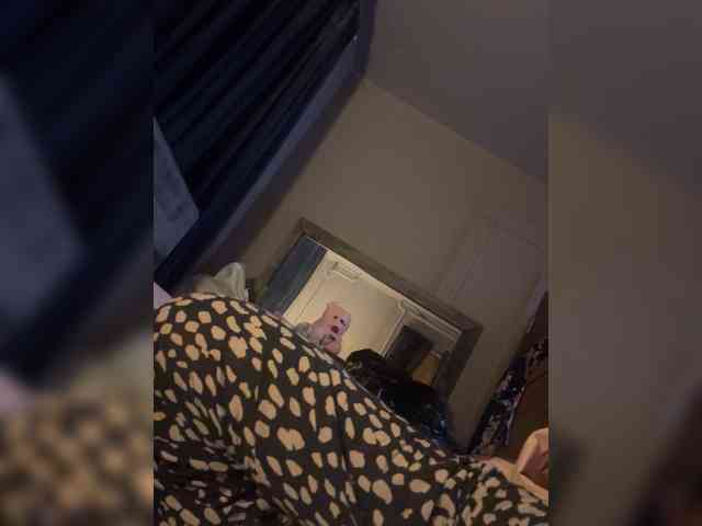 JullietteLatte webcam