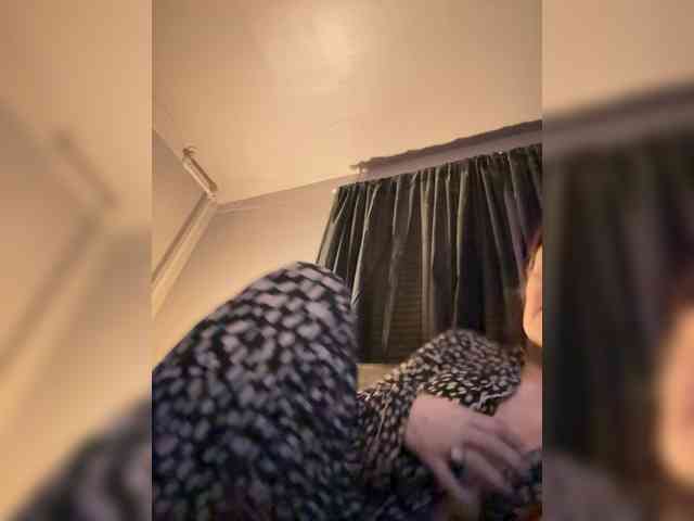 JullietteLatte webcam