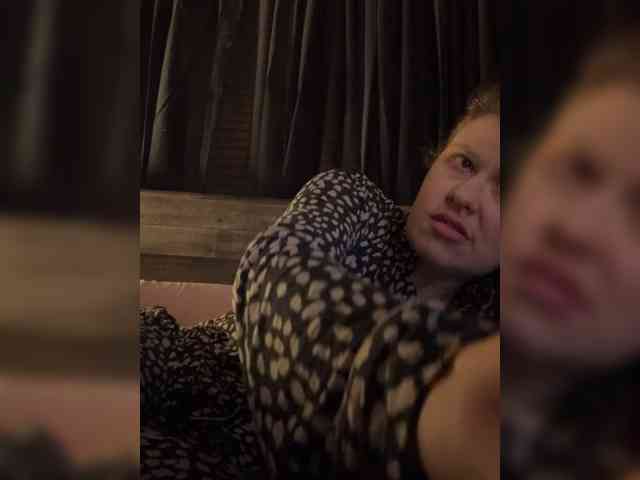 JullietteLatte webcam