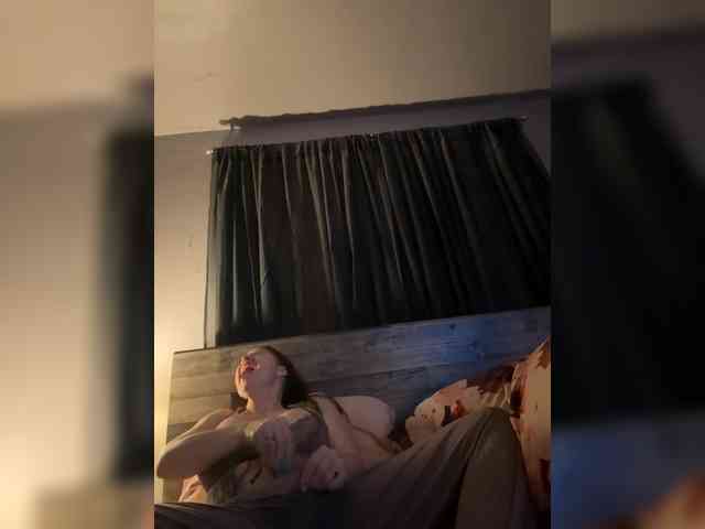 JullietteLatte webcam