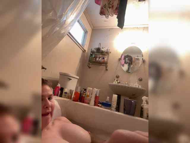 JullietteLatte webcam