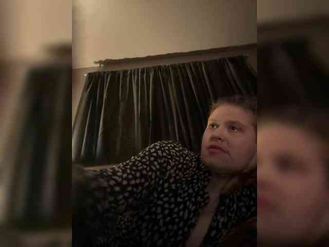 JullietteLatte webcam