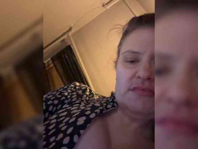 JullietteLatte webcam