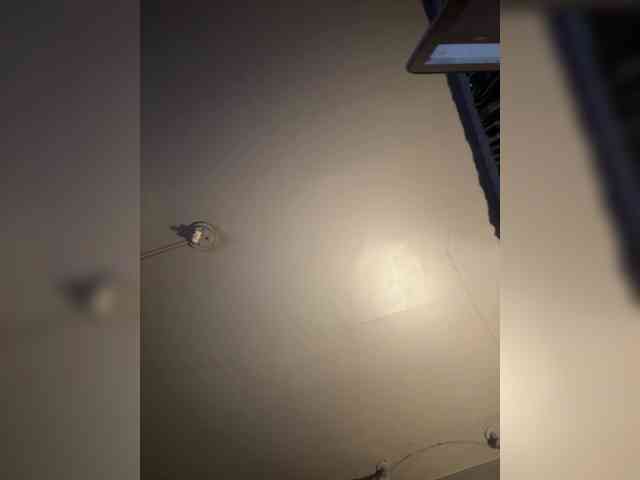 JullietteLatte webcam