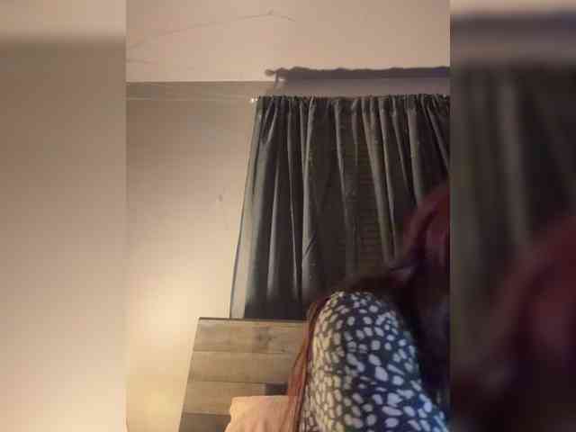 JullietteLatte webcam