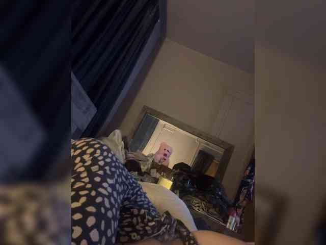 JullietteLatte webcam