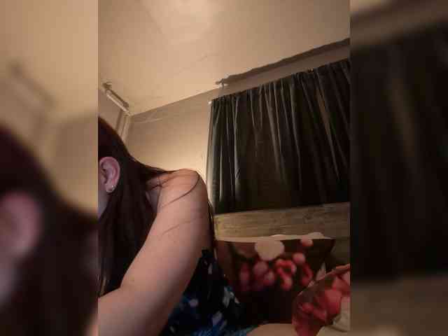 JullietteLatte webcam