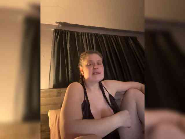 JullietteLatte webcam