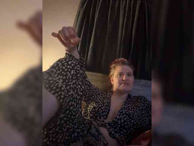 JullietteLatte webcam