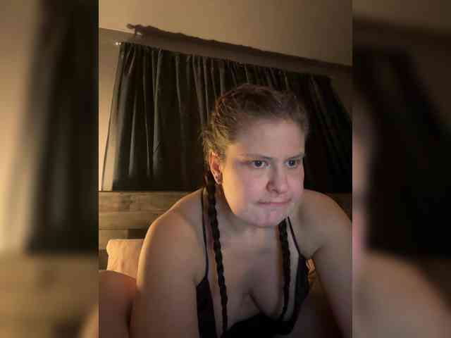 JullietteLatte webcam