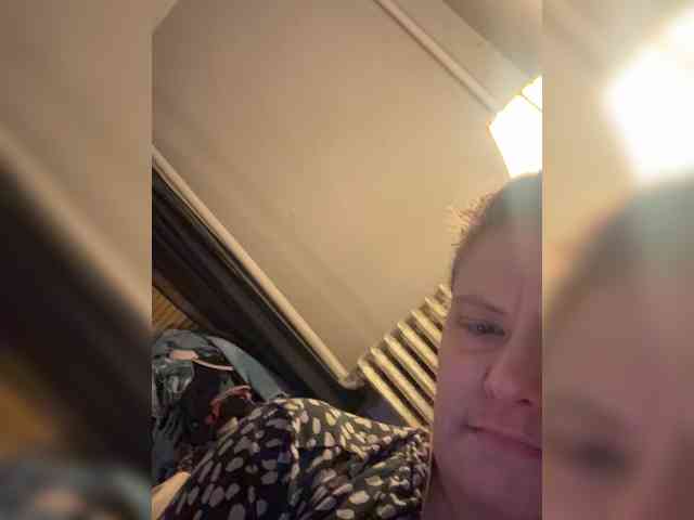 JullietteLatte webcam