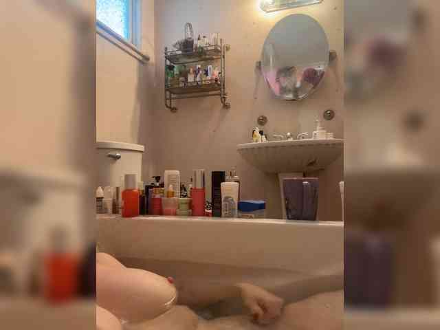 JullietteLatte webcam