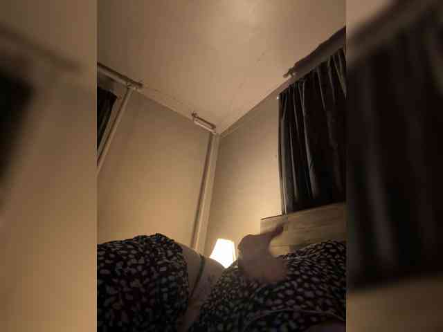 JullietteLatte webcam