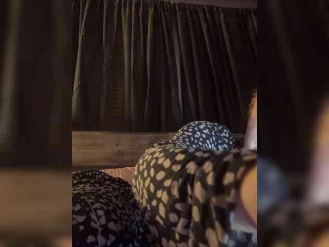 JullietteLatte webcam