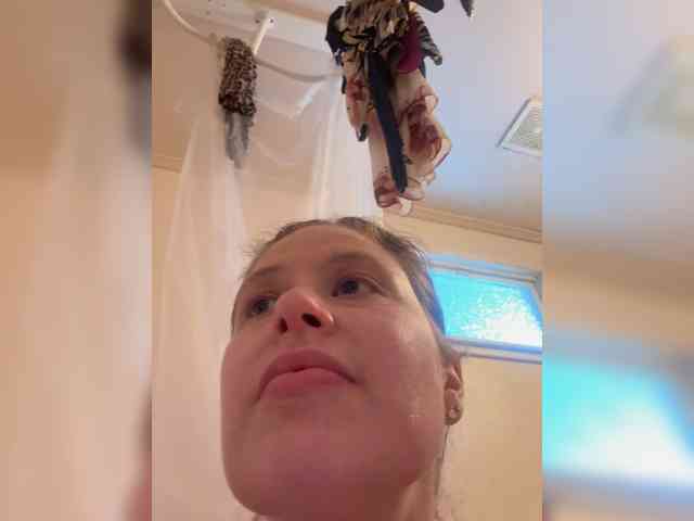 JullietteLatte webcam