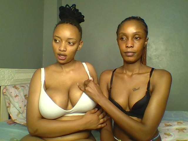 Temptingtwosome – webcam model profile photo