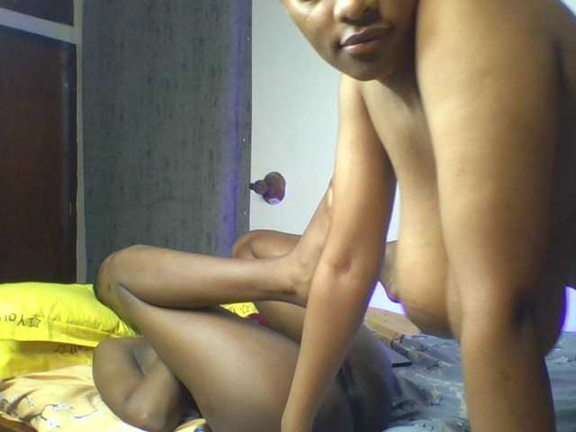 Temptingtwosome webcam