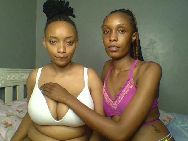 Temptingtwosome – webcam model profile photo