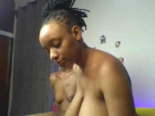 Temptingtwosome webcam