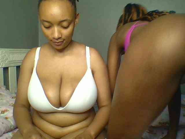 Temptingtwosome webcam