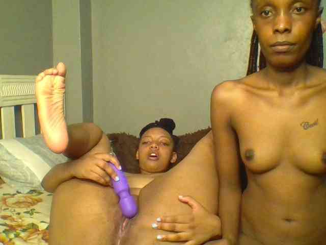 Temptingtwosome webcam