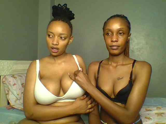 Temptingtwosome webcam