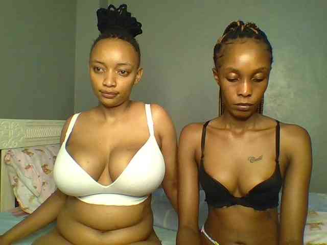 Temptingtwosome webcam