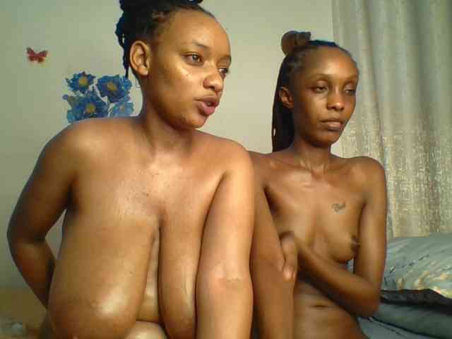 Temptingtwosome webcam