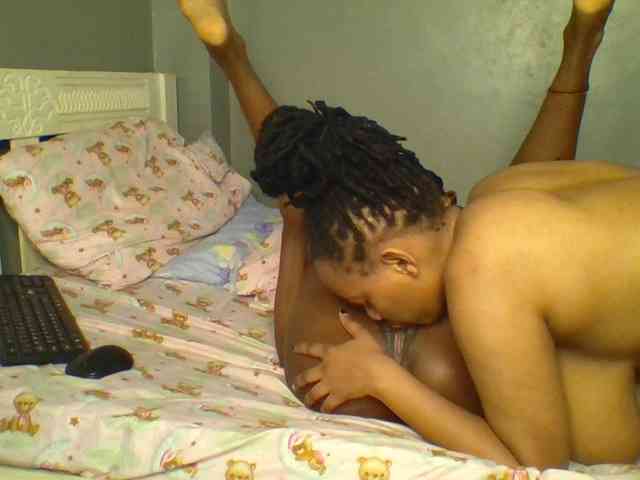 Temptingtwosome webcam