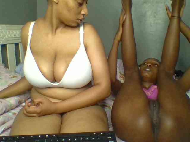 Temptingtwosome webcam