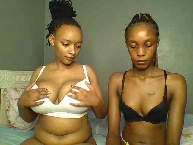 Temptingtwosome webcam