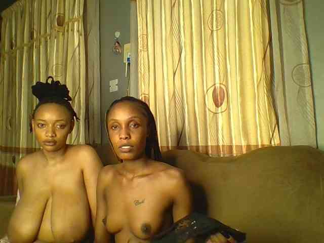 Temptingtwosome webcam
