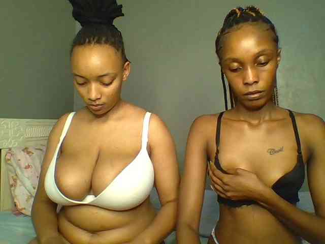 Temptingtwosome webcam