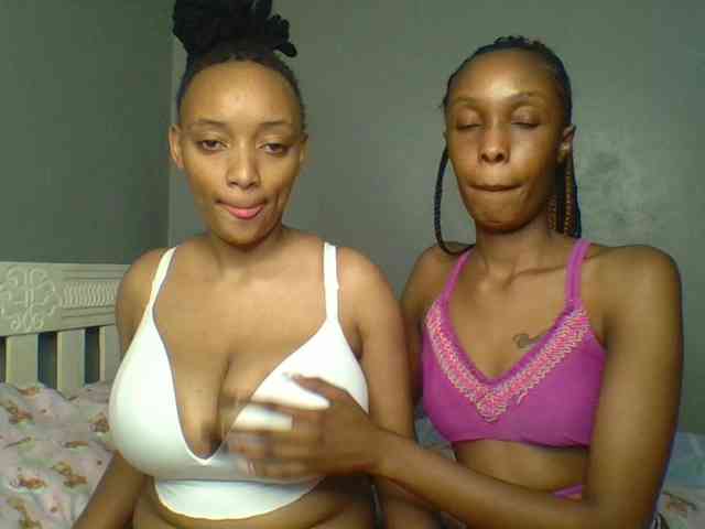 Temptingtwosome webcam