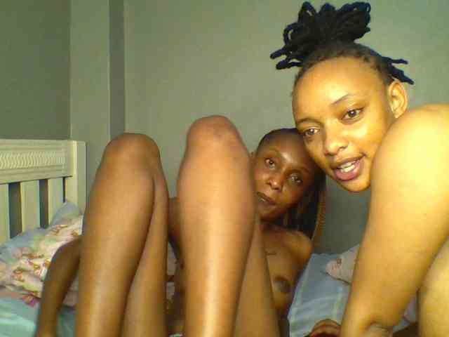 Temptingtwosome webcam