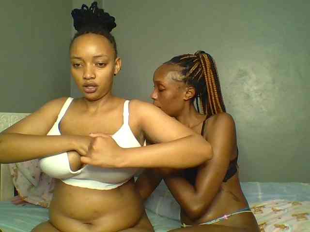 Temptingtwosome webcam