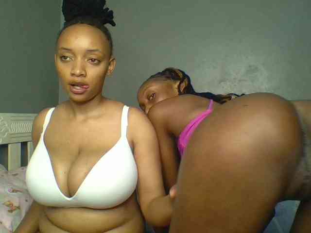 Temptingtwosome webcam