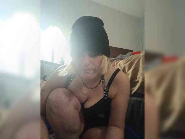 BOOBOOKITTYFUXX webcam