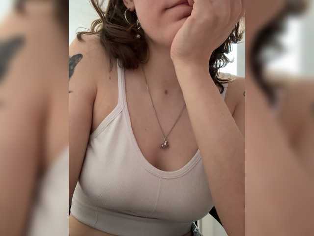 Asexysmile's BongaCams show and profile